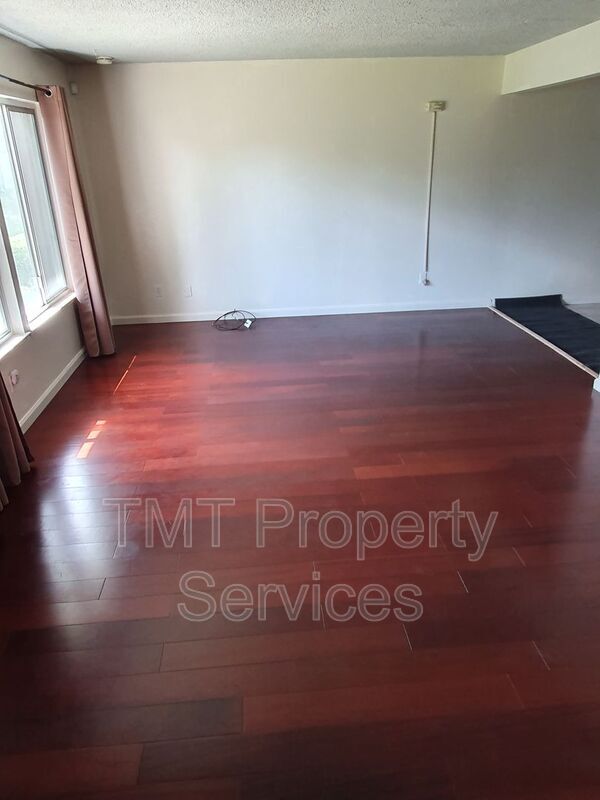 Building Photo - 7648 La Mancha Way