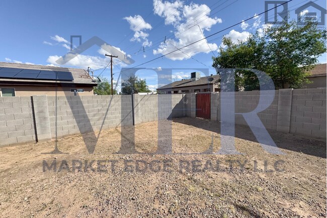 Building Photo - 3Bed/2Bath Home at Broadway/16th St! Ready for Immediate Move-In!--NO HOA!