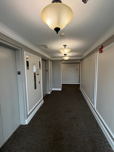 Building Photo - 525 W Lafayette Blvd