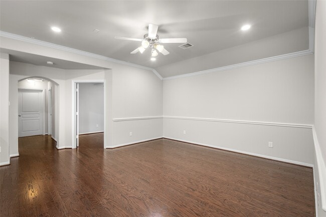 Building Photo - 5337 Nolda St