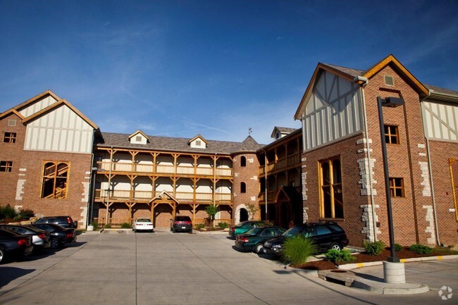 Building Photo - Lofts at The Manor