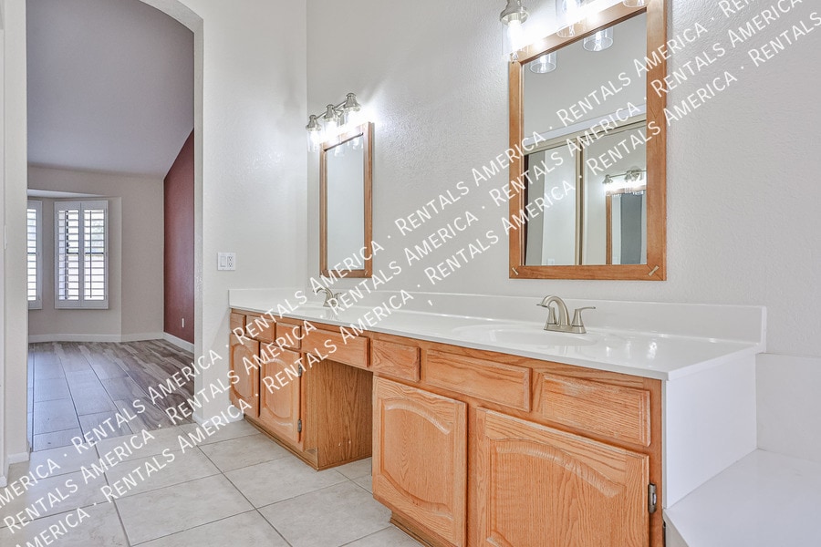 Building Photo - 3802 N Wintergreen Way