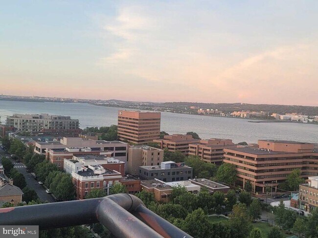 Building Photo - 801 N Pitt St