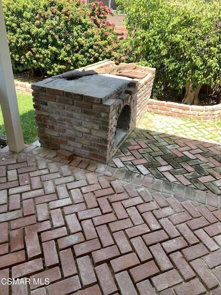 Building Photo - 7431 Cozycroft Ave