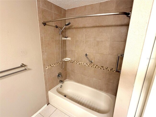 Building Photo - 309 Buttonwood Dr