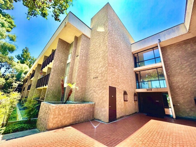 Building Photo - 6202 Friars Rd