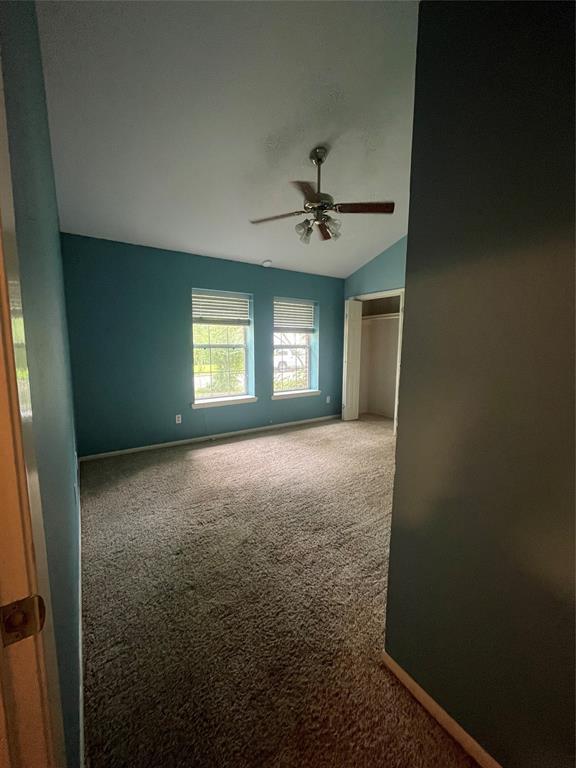 Building Photo - 2107 Greentree Dr