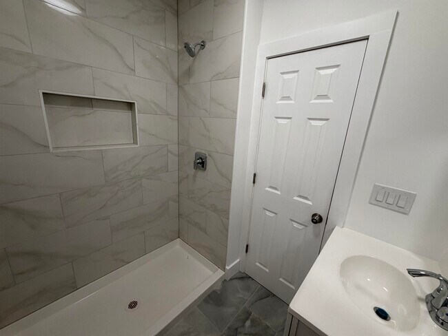 Building Photo - 36 Bidwell Ave