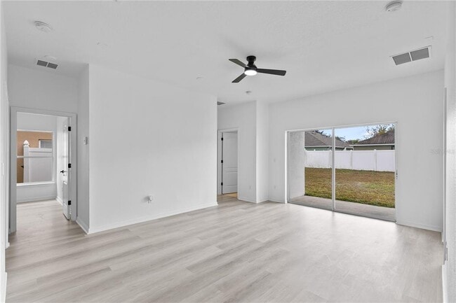 Building Photo - 4406 Hidden Meadow Dr