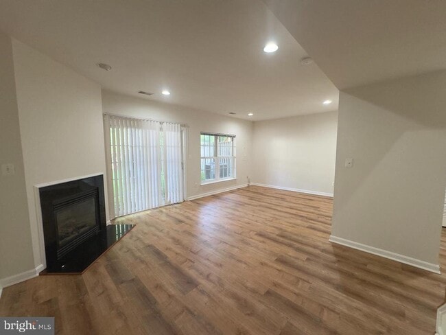 Building Photo - 24652 Kings Canyon Square