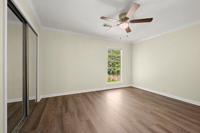 Building Photo - 5387 Rosedown Ct