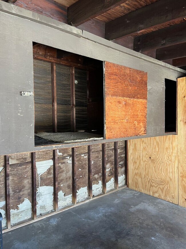 Building Photo - 3811 Green Ave