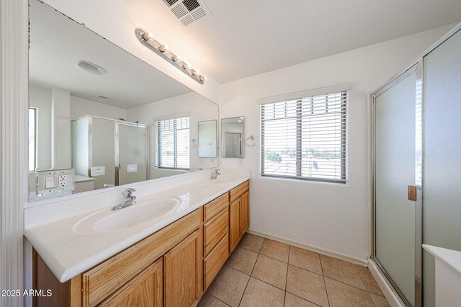 Building Photo - 17435 W Saguaro Ln