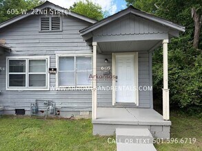 Building Photo - 605 W 22nd St