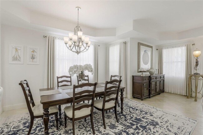 Building Photo - 580 El Camino Real