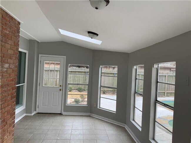 Building Photo - 614 Ellingham Dr