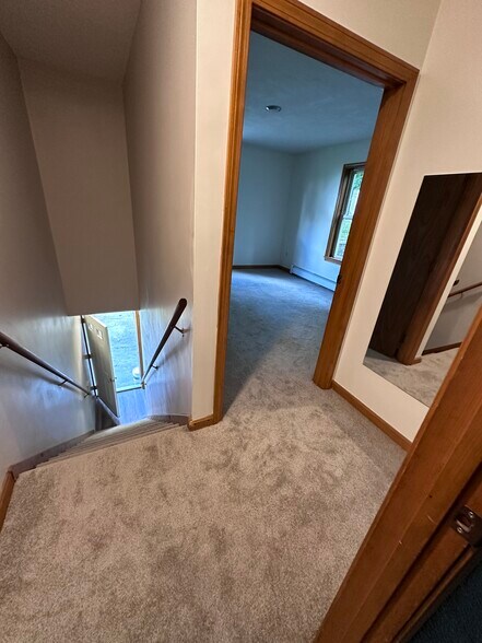 Building Photo - 473 Fairmount St