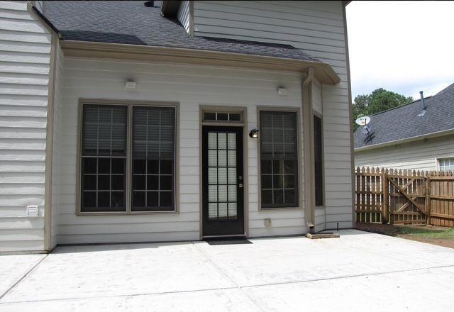Building Photo - 96 Towne Park Dr