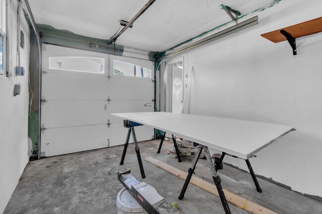 Building Photo - 16865 Bayview Dr