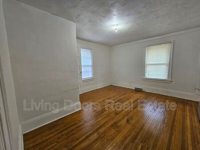 Building Photo - 2135 Garfield St