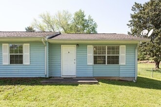 Building Photo - 5571 Tallant Road Unit Apt B