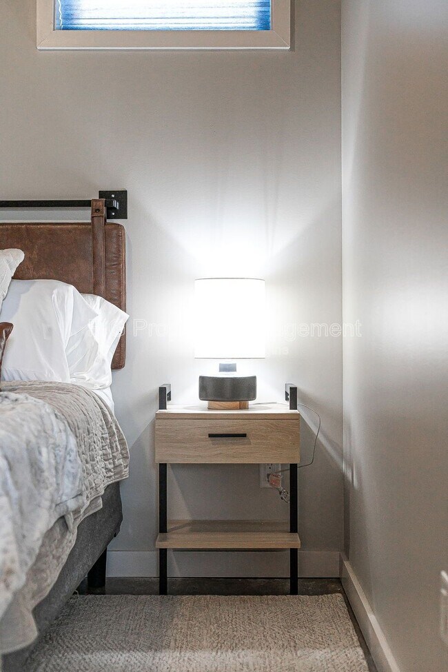 Building Photo - 3415 N Broadway