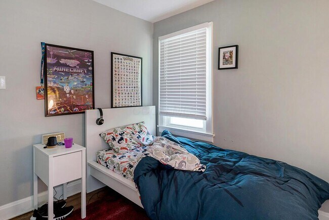 Building Photo - 1607 Elmwood Ave