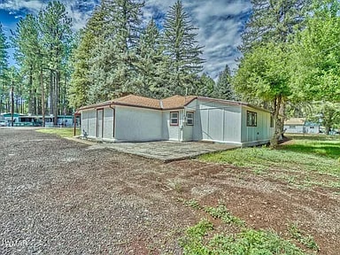 Building Photo - 2580 Poplar Dr