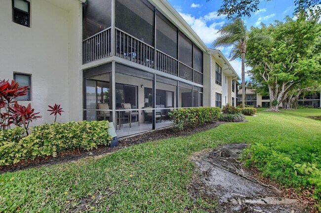 Building Photo - 6748 Willow Wood Dr