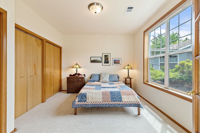 Building Photo - Mountain Meadows 2 Bedroom, 2 Bath Condomi...