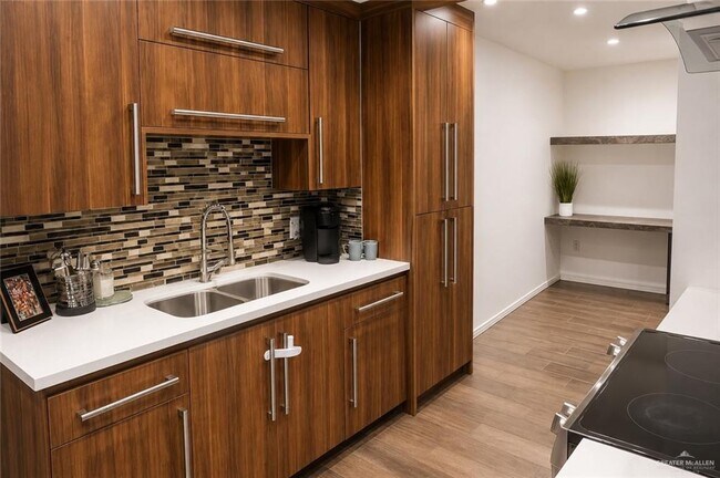 Building Photo - 3108 Highland Park Ave