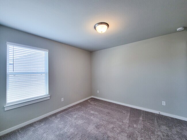 Building Photo - 2905 Terrace Grove Dr