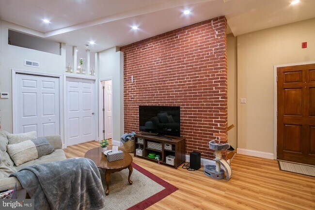 Building Photo - 1122 Passyunk Ave