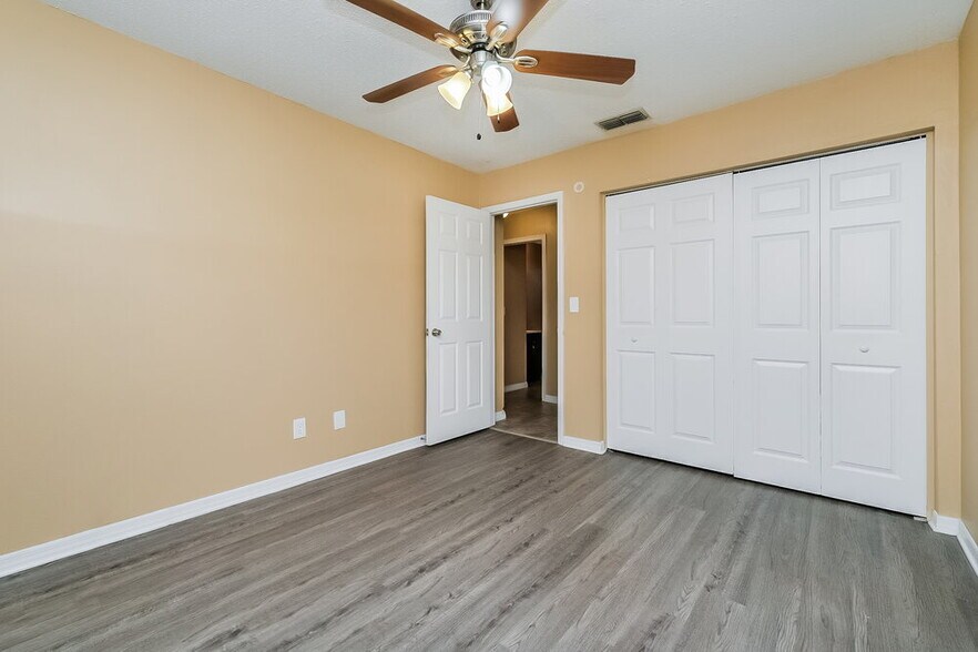 Building Photo - 13348 Linden Dr
