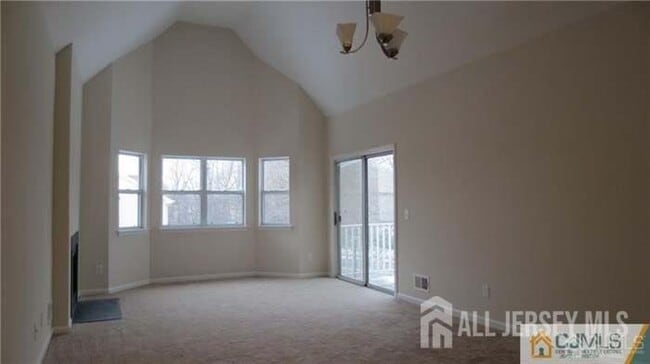 Building Photo - 28 Kensington Dr