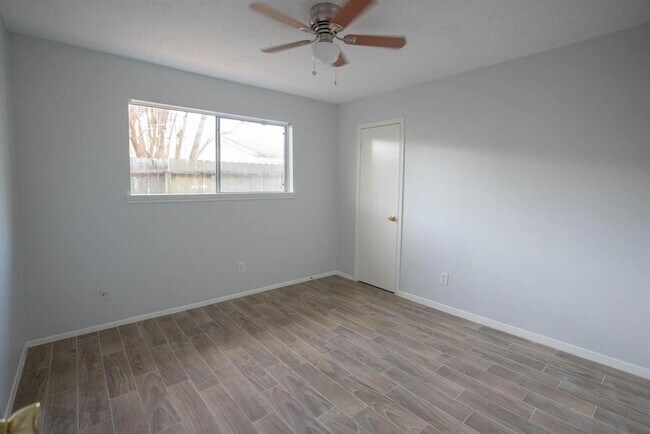 Building Photo - 3134 Jenny Dr