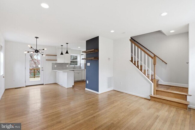 Building Photo - 2306 Riverview Terrace