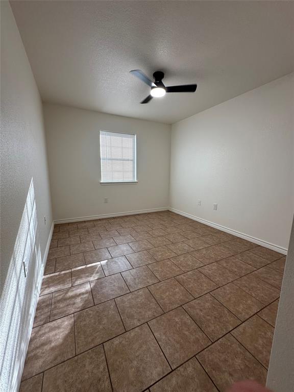 Building Photo - 112 Ave O