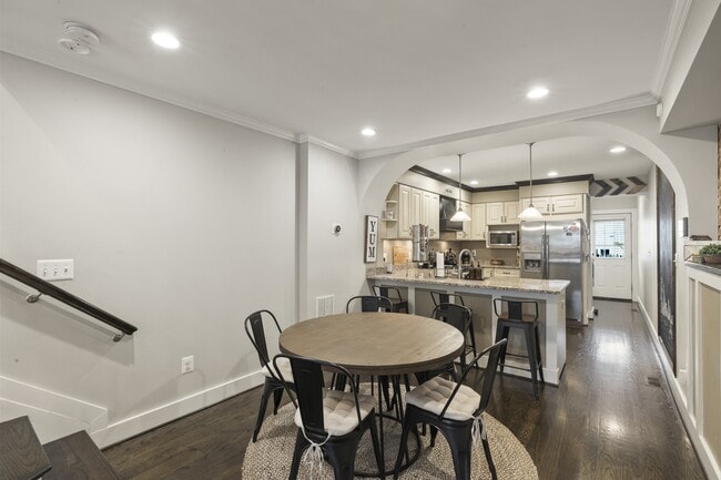 Building Photo - 425 Gittings St