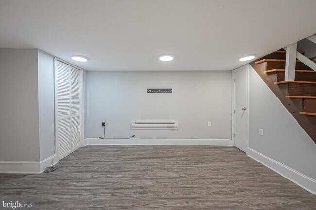 Building Photo - 1525 Tasker St
