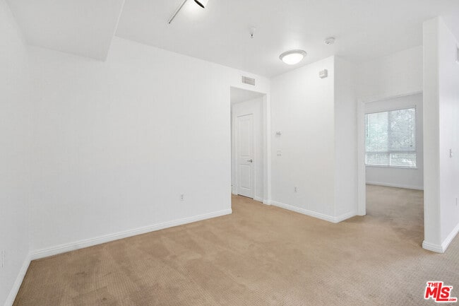 Building Photo - 100 S Alameda St