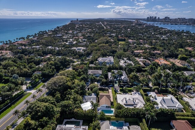 Building Photo - 211 Miraflores Dr