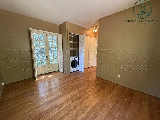 Building Photo - Adorable, Private Cottage in Jack's Peak