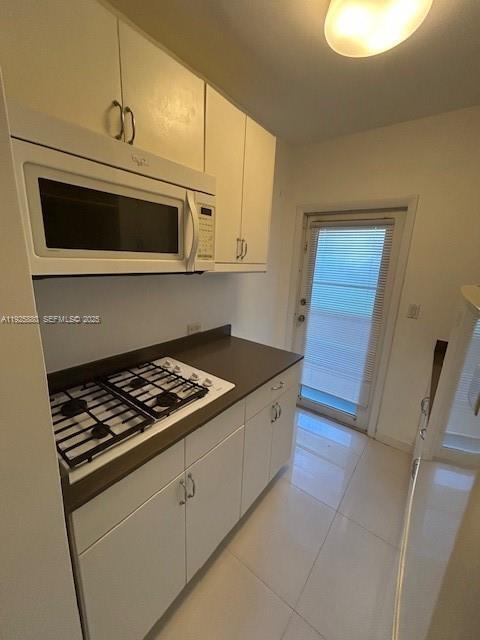 Building Photo - 6944 Byron Ave