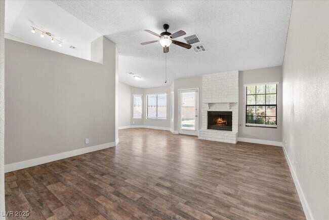 Building Photo - 720 Skipjack Dr