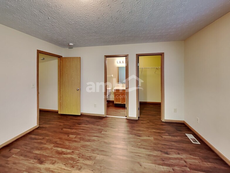 Building Photo - 3862 Liriope St