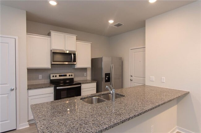 Building Photo - 391 W South St