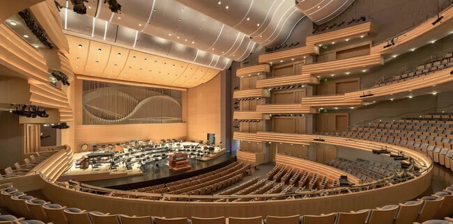 Building Photo - 402 W Dayton St