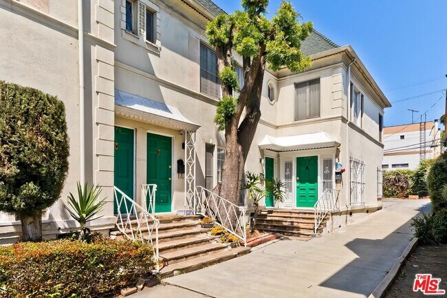 Building Photo - 448 1/2 S Wilton Pl