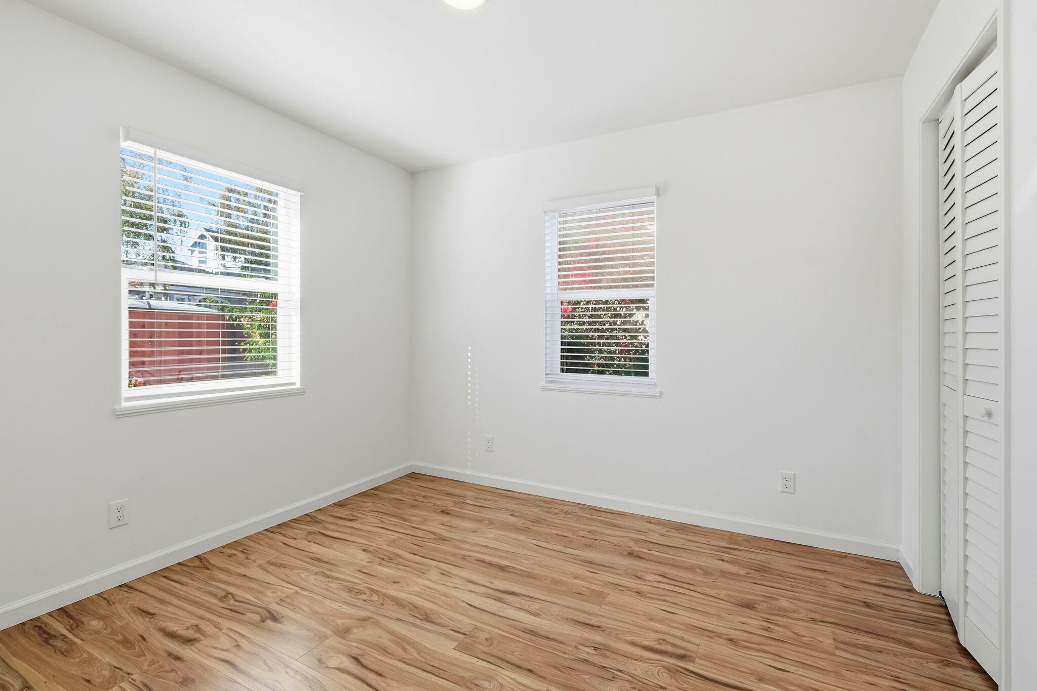 Building Photo - 114 Park Ave